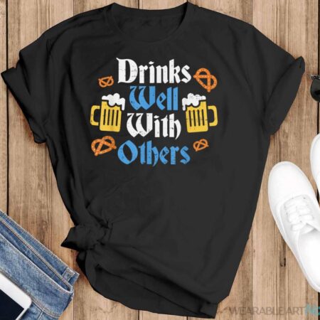 Funny Oktoberfest Shirt Drinks Well With Gift Others T-Shirt - Black T-Shirt