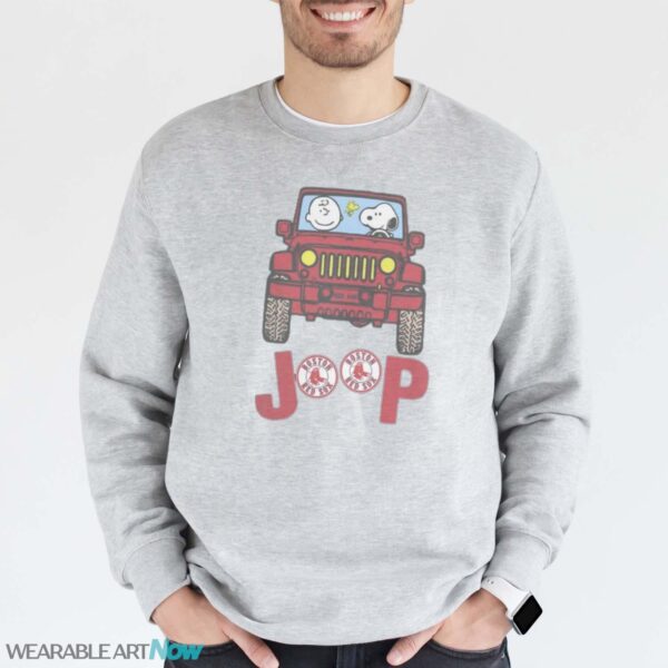 Boston Red Sox Snoopy And Charlie Brown Driving Jeep T-Shirt Hoodie Sweatshirt - Grey Sweatshirt