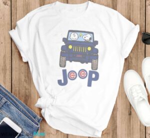 Chicago Cubs Snoopy And Charlie Brown Driving Jeep T-Shirt Hoodie Sweatshirt - T-SHIRT FLAT