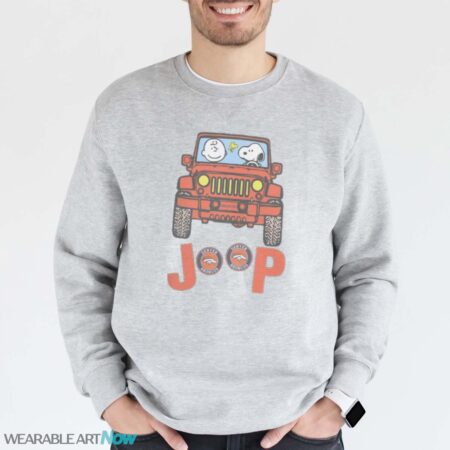 Denver Broncos Snoopy And Charlie Brown Driving Jeep T-Shirt Hoodie Sweatshirt - Grey Sweatshirt