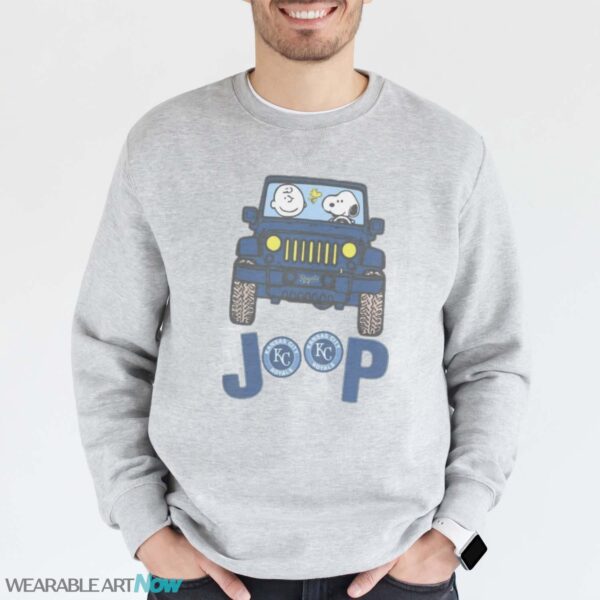 Kansas City Royals Snoopy And Charlie Brown Driving Jeep T-Shirt Hoodie Sweatshirt - Grey Sweatshirt