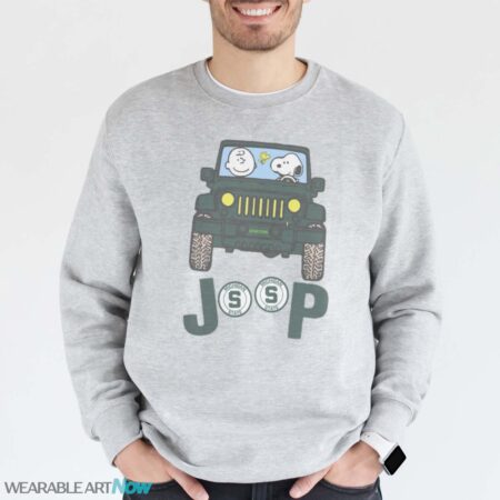 Michigan State Spartans Snoopy And Charlie Brown Driving Jeep T-Shirt Hoodie Sweatshirt - Grey Sweatshirt