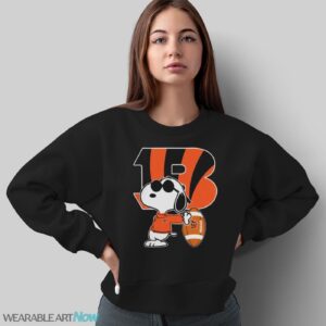 Cincinnati Bengals Nfl X Snoopy Dog Peanuts Into This Fan Gift t-shirt - Sweatshirt