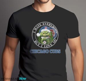 Green Cat With Santa Hat I Hate Everybody But I Love Chicago Cubs Christmas T-shirt - Men Black T-Shirt