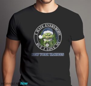 Green Cat With Santa Hat I Hate Everybody But I Love New York Yankees Christmas T-shirt - Men Black T-Shirt