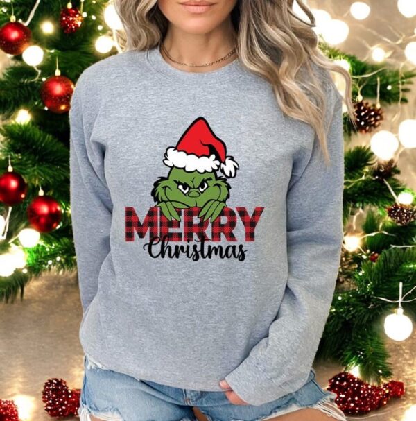 Chic Winter the grinch Christmas Sweatshirts Product Photo 1