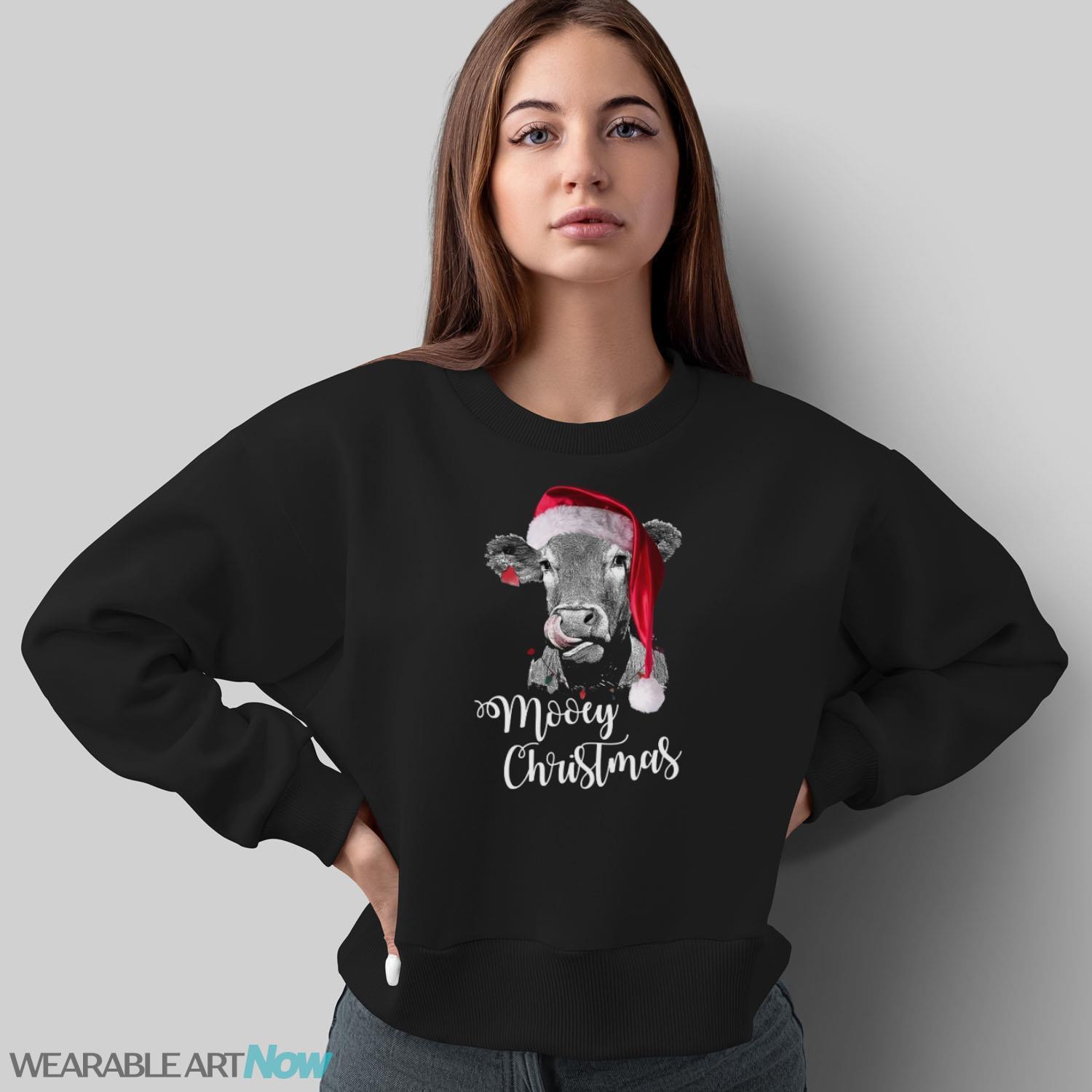 Christmas Cow with Santa Hat Shirt - Sweatshirt