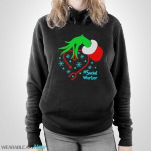 Grinch Hand Holding Stethoscope Social Worker Christmas Shirt - Unisex Pullover Hoodie