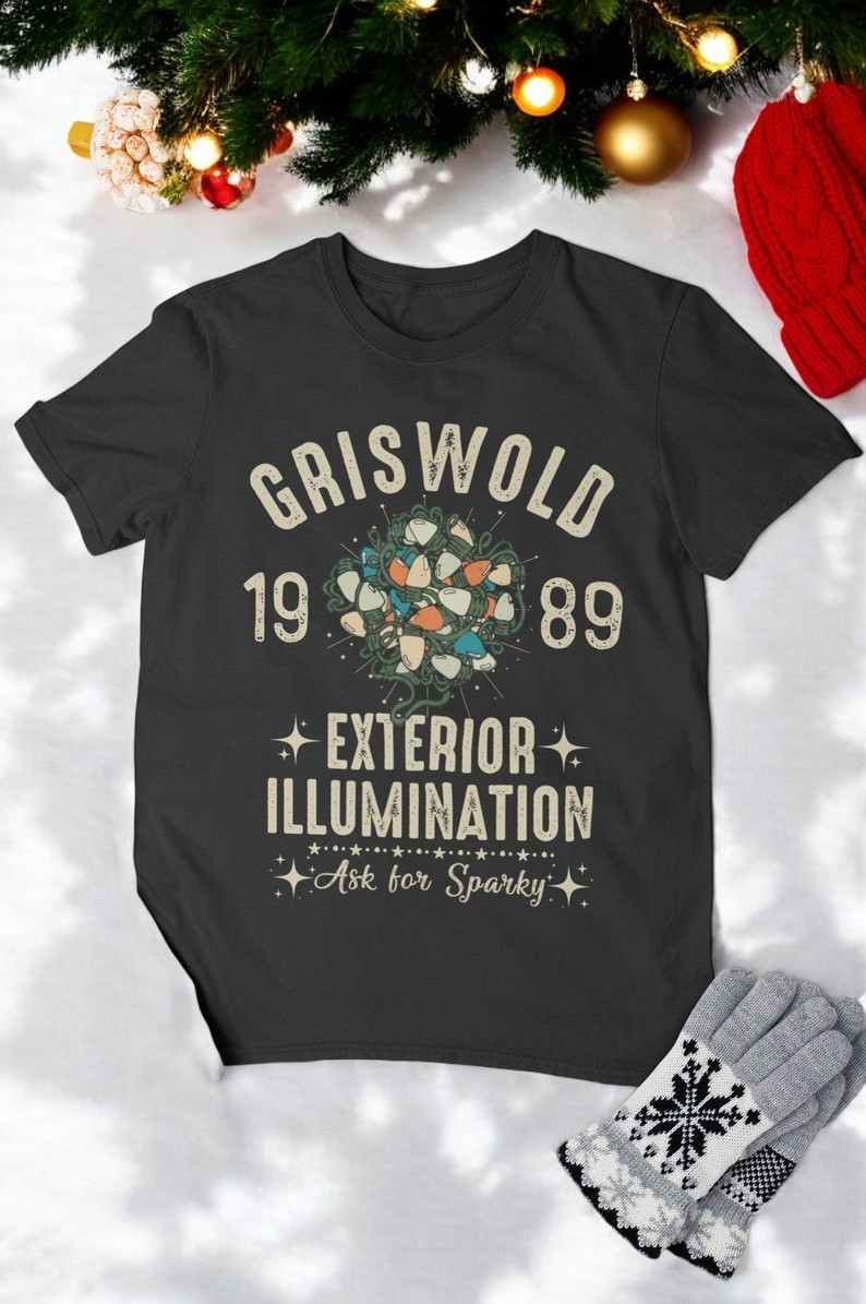 Griswold Family Exterior Illumination Tee Christmas Sweatshirt Product Photo 2