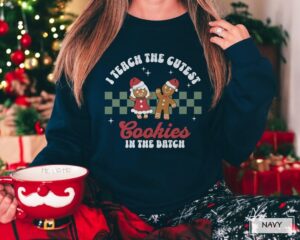 I Teach The Smartest Cookies In The Batch Christmas Sweatshirt Product Photo 2