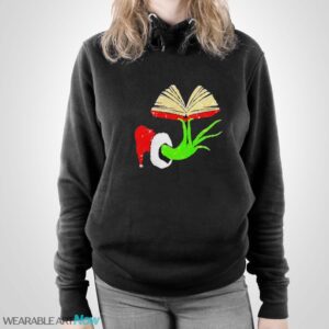 The Grinch hand holding a book Christmas shirt - Unisex Pullover Hoodie