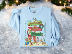 Whoville Mt Crumpit Vintage Xmas Christmas Sweatshirt Product Photo 3