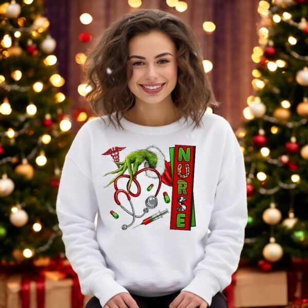 Nurse Grinch Trend Christmas Sweatshirt Product Photo 1