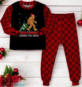 Squatching Bigfoot Funny Sasquatching Through The Snow Family Matching Pajama Set Product Photo 3